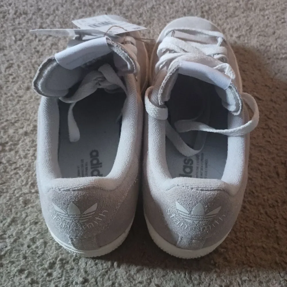 Adidas Stan Smith CS J Gray Suede Kids Size 5 BRAND NEW WITH TAGS NO BOX